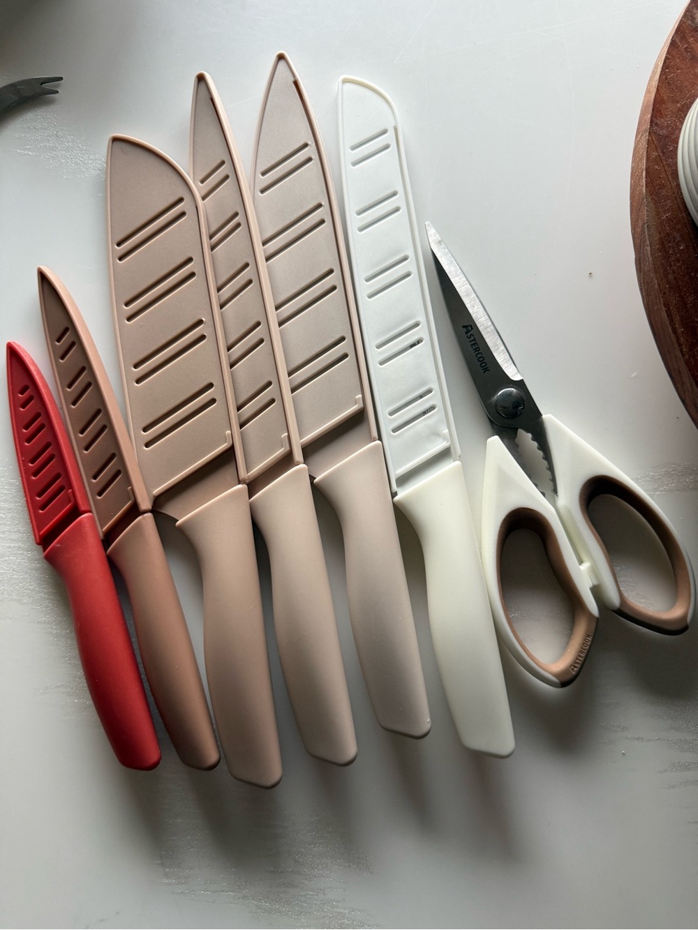 Neutral and White Kitchen Knife Set with Sheaths and White Kitchen Scissors